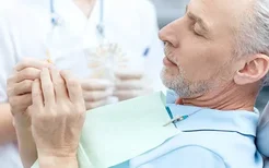 颈部淋巴肿大的原因是什么？颈部淋巴肿大该怎么治疗?