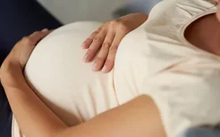 孕期用药应遵循哪些原则？药物对胎儿的副作用与哪些因素有关