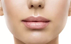 什么原因造成嘴唇干燥？护理嘴唇的方法有哪些？
