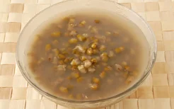 大米绿豆粥的功效与作用,大米绿豆粥的适宜人群和禁忌