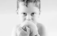 婴儿鼻炎的四大症状是什么？婴儿鼻炎如何治疗？
