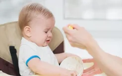 盘点婴儿辅食添加的禁忌 长期吃瓶装糊状辅食并不健康