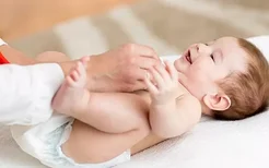 导致宝宝淹脖子的原因都有哪些,宝宝淹脖子的预防方法都有哪些