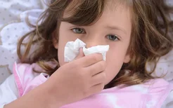 过敏性鼻炎主要由环境因素引起,过敏性鼻炎用抗生素治疗管用吗？
