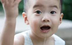 新生儿吐奶的原因是什么,宝宝吐奶的原因是什么