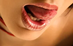 舌苔厚是什么原因,舌头白苔厚怎么办？