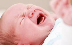 宝宝又哭又闹怎么办？如何安抚哭闹的孩子？