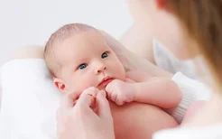 新生儿为什么会长胎记,宝宝长胎记的原因是什么