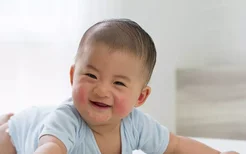 婴儿舌苔厚白的原因,​婴儿舌苔厚白怎么调理？